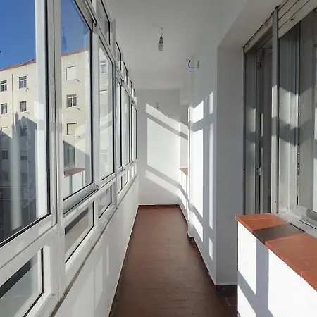 Piso Céntrico De 5 Con Garaje En *