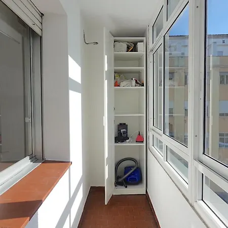 Piso Céntrico De 5 Con Garaje En