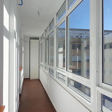 Apartamento Piso Céntrico De 5 Con Garaje En