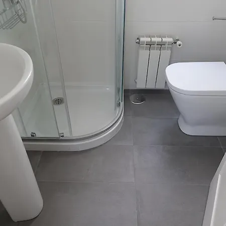 Piso Centrico De 5 Con Garaje En Vigo