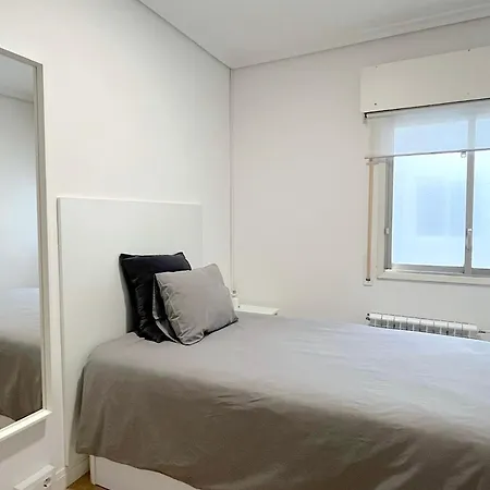 Piso Centrico De 5 Con Garaje En Vigo
