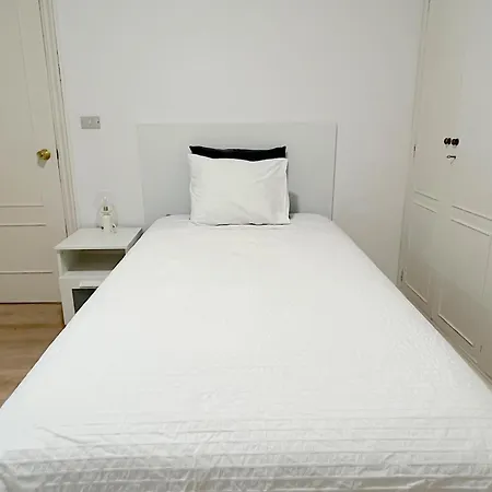 Apartment Piso Centrico De 5 Con Garaje En *