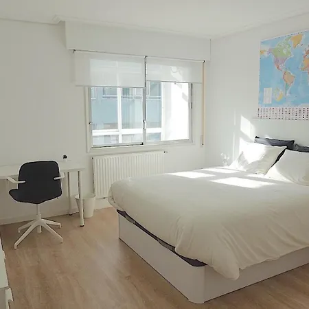 Piso Céntrico De 5 Con Garaje En Apartamento Vigo