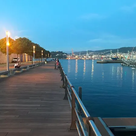 Piso Céntrico De 5 Con Garaje En Apartamento Vigo